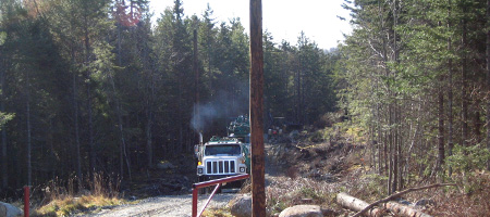 Kitpu Road LKW auf der Kitpu Road
